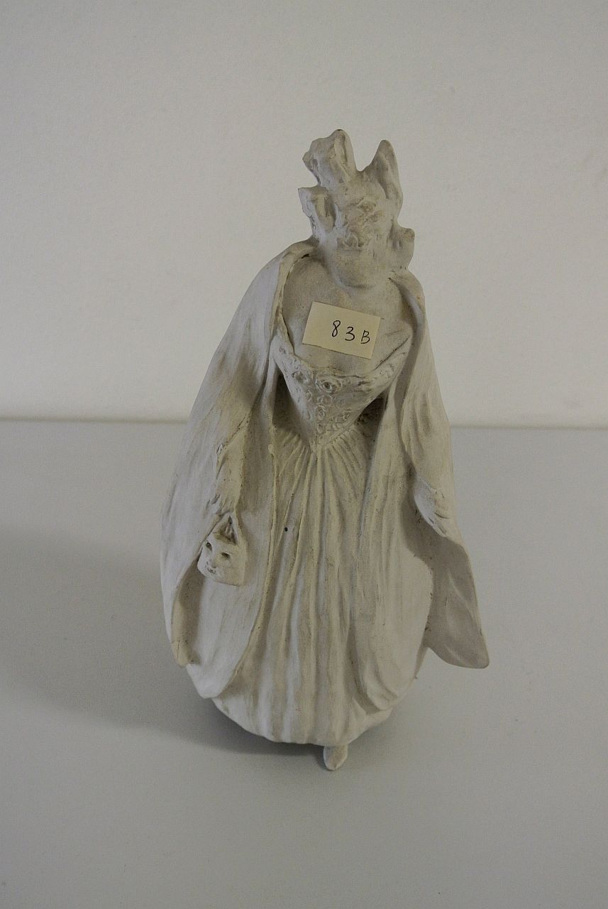 Donna veneziana con maschera di carnevale (Scultura, opera isolata) - ambito friulano (sec. XX)