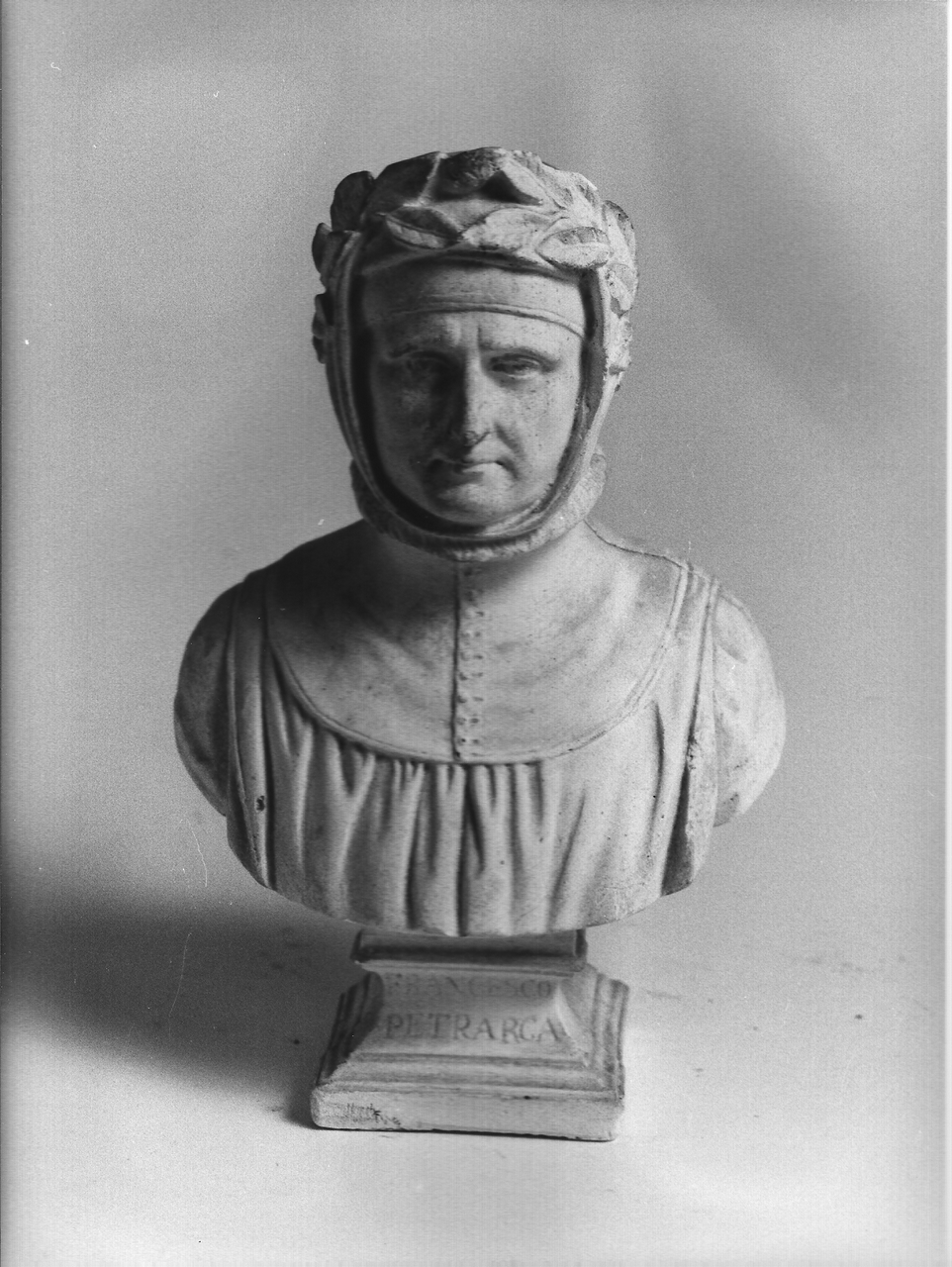 Francesco Petrarca (calco, opera isolata) - Bottega coreglina (sec. XX)