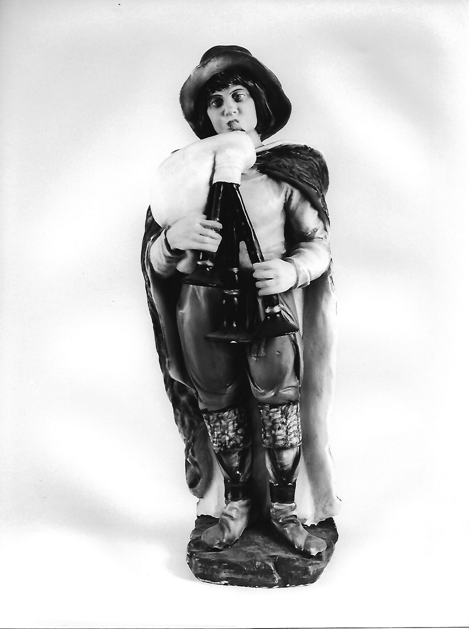 figura maschile con cornamusa (calco, insieme) - produzione coreglina (sec. XIX)