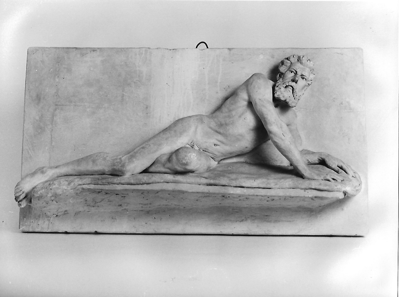 figura maschile distesa (calco, opera isolata) - produzione coreglina (fine sec. XIX)