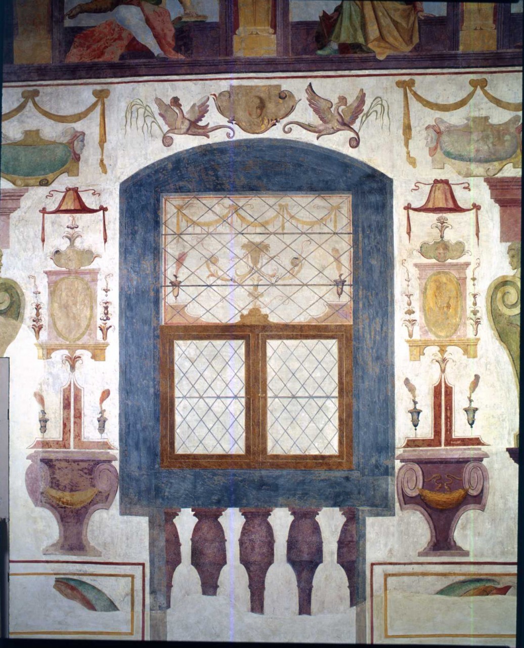trompe l'oeil: finestra con balaustra (dipinto murale, complesso decorativo) di Gheri Cosimo (sec. XVI)
