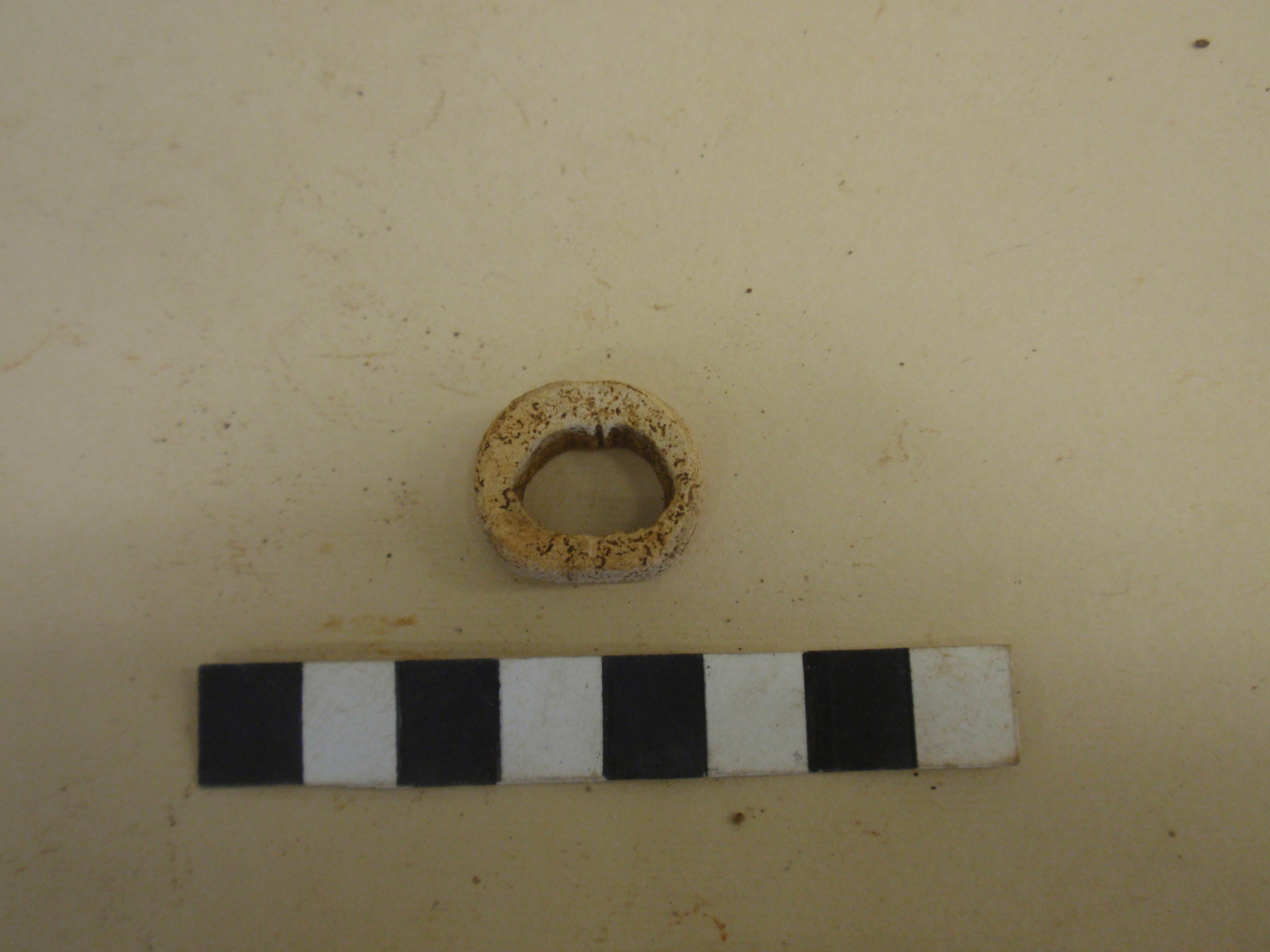anello, osso (metà IV a.C)