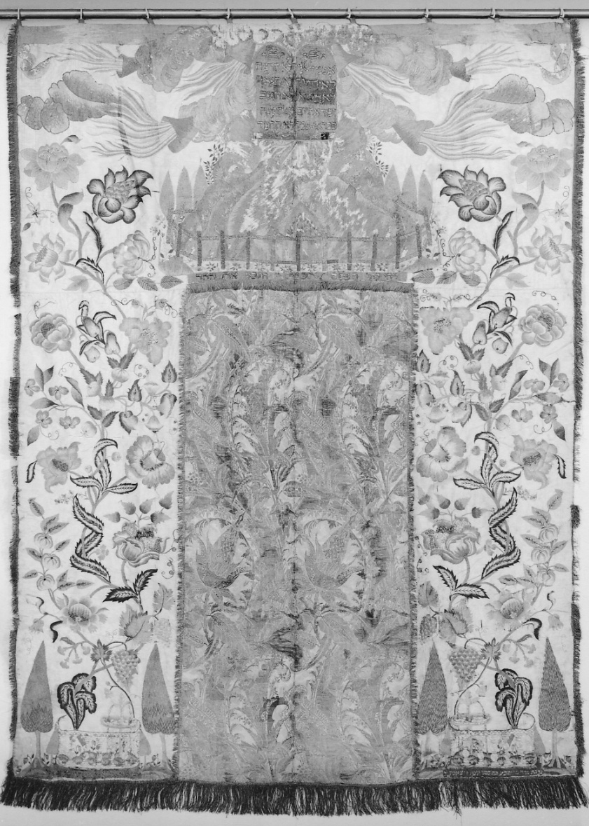 tavole della legge (decorazione a ricamo, elemento d'insieme) - manifattura francese, manifattura italiana, Ambito ebraico (inizio XVIII)