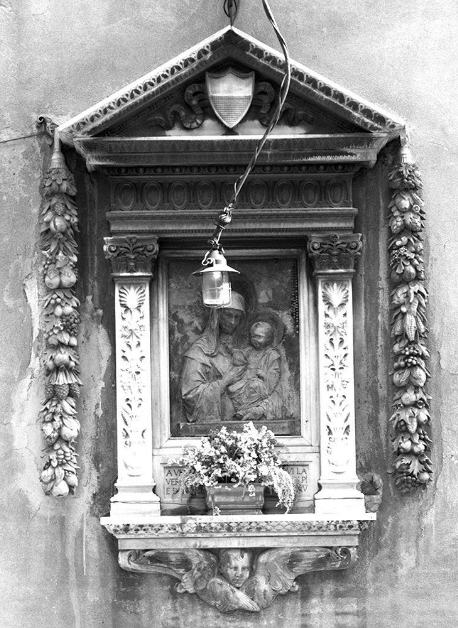 Madonna con Bambino (rilievo) di Corsi Cesare (sec. XIX)