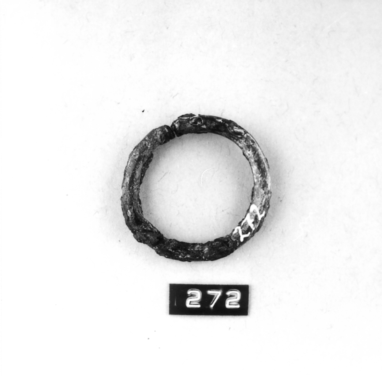 Anello, Anello aperto, non digitale (secc. I/ IV d.C)