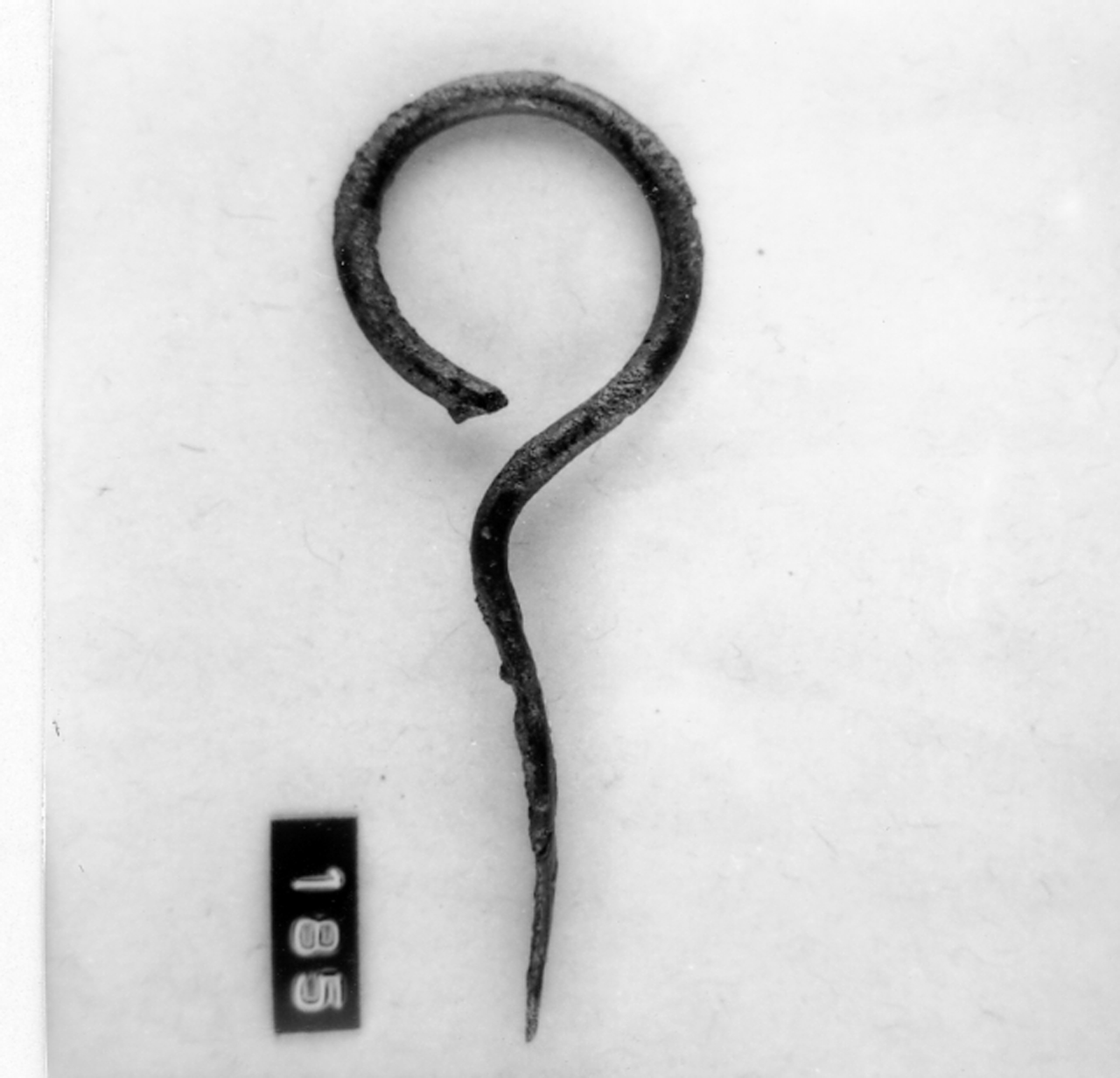 Ansa, Ansa di brocca miniaturistica bronzea (sec. III a.C)