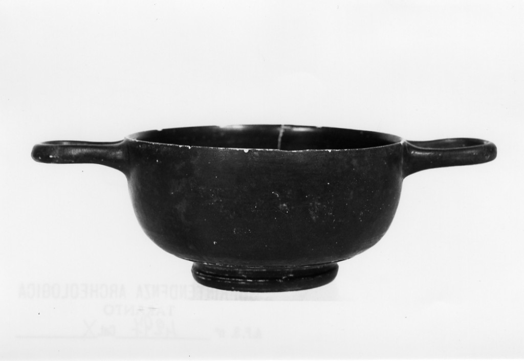 tazza - fabbrica locale (seconda metà sec. IV a.C)