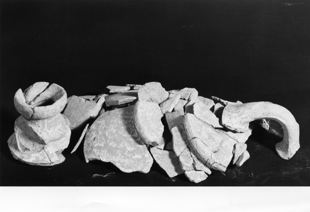 lekythos - produzione greco-orientale (prima metà sec. VI a.C)