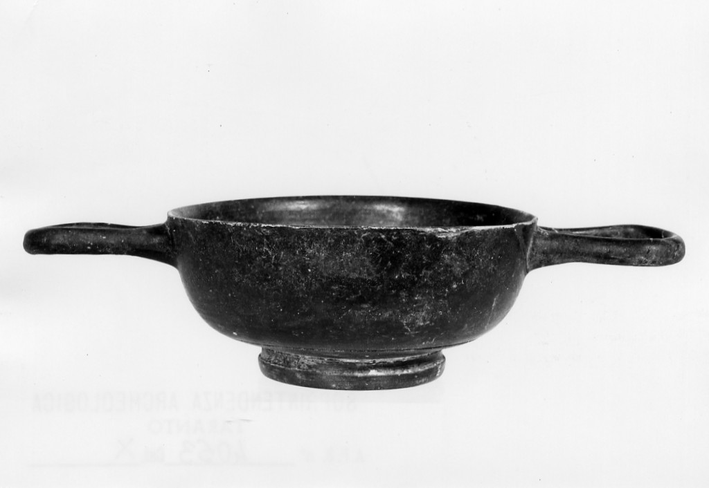 tazza - fabbrica locale (fine sec. IV a.C)