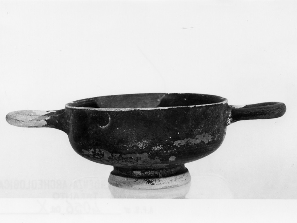 tazza - fabbrica locale (fine sec. IV a.C)