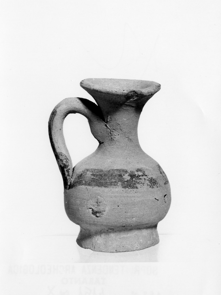 lekythos aryballica - fabbrica locale (metà sec. IV a.C)