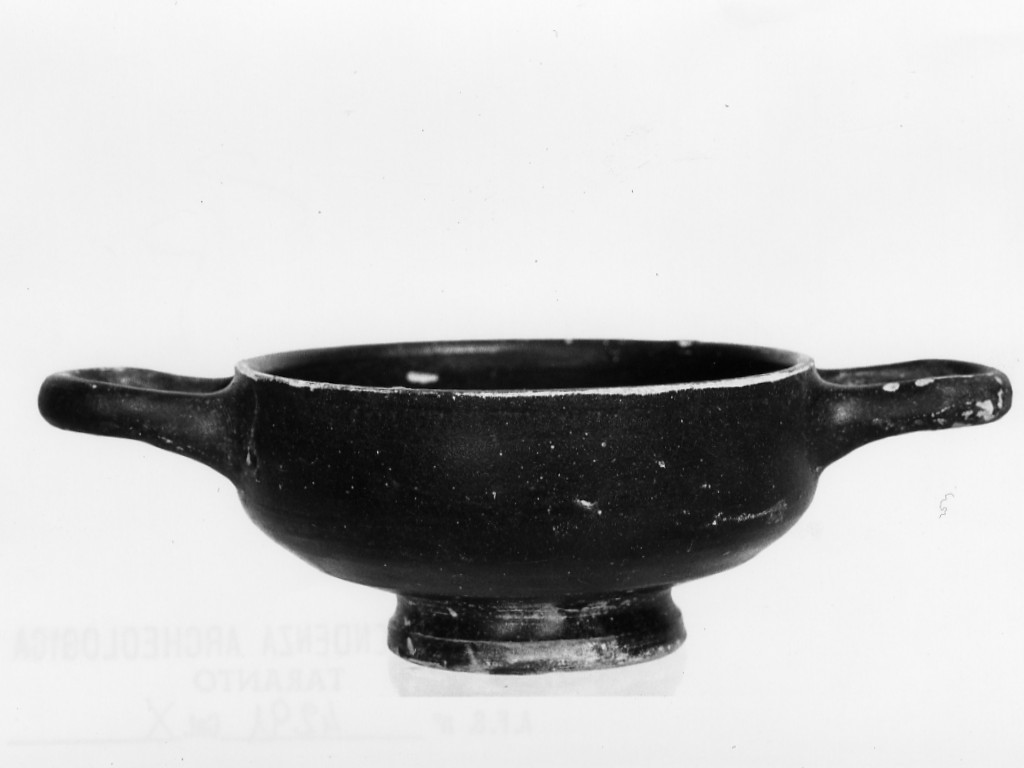 tazza - fabbrica locale (inizio sec. III a.C)