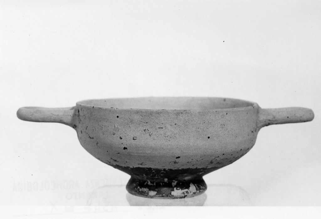 tazza - fabbrica locale (fine sec. IV a.C)