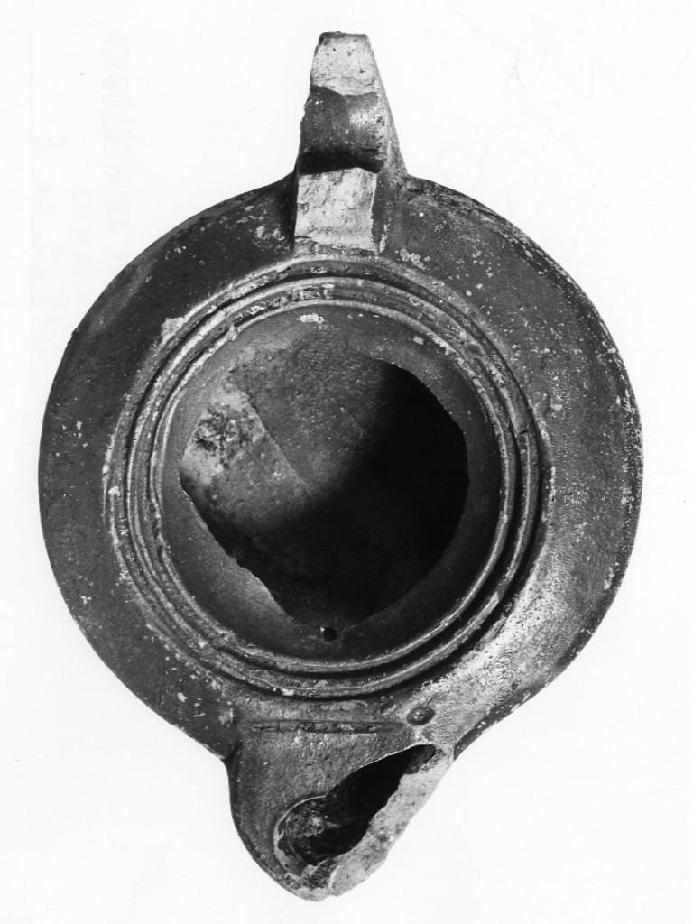 lucerna monolicne, Deneauve, tipo VII A - fabbrica dell'Italia meridionale (metà/ metà secc. I d.C-II d.C)