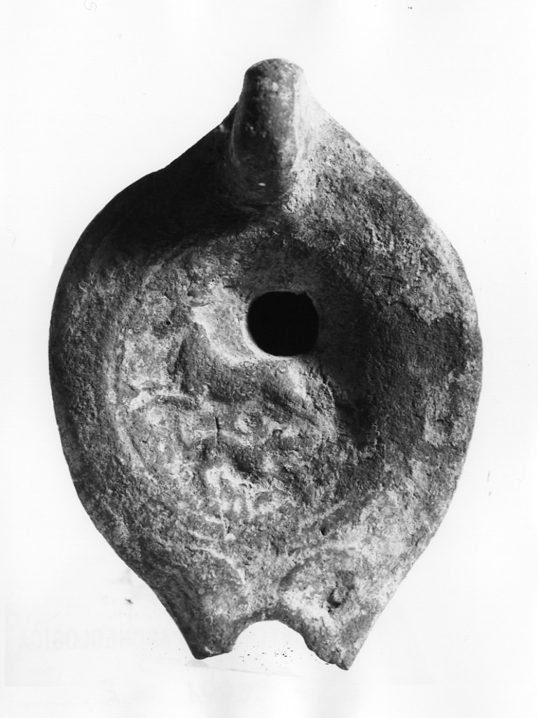 lucerna monolicne, Deneauve, tipo III 