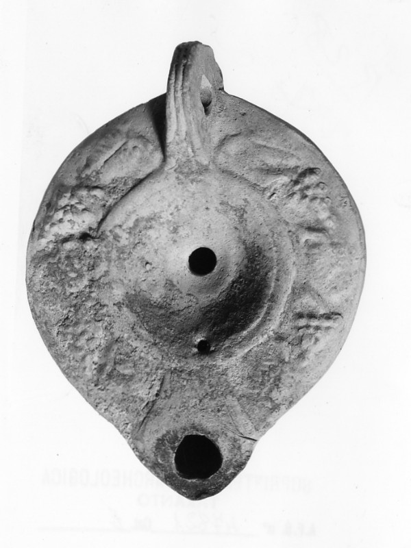 lucerna, Delplace, tipo IIIC (sec. II d.C)