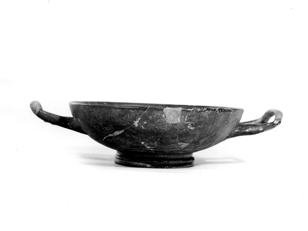 kylix - fabbrica indigena (seconda metà sec. IV a.C)