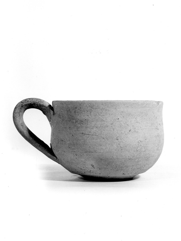 tazza - fabbrica indigena (seconda metà sec. IV a.C)