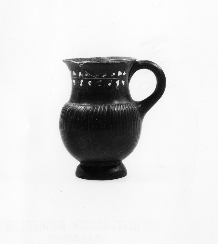 bicchiere - ceramica tipo Gnathia (secondo quarto sec. III a.C)