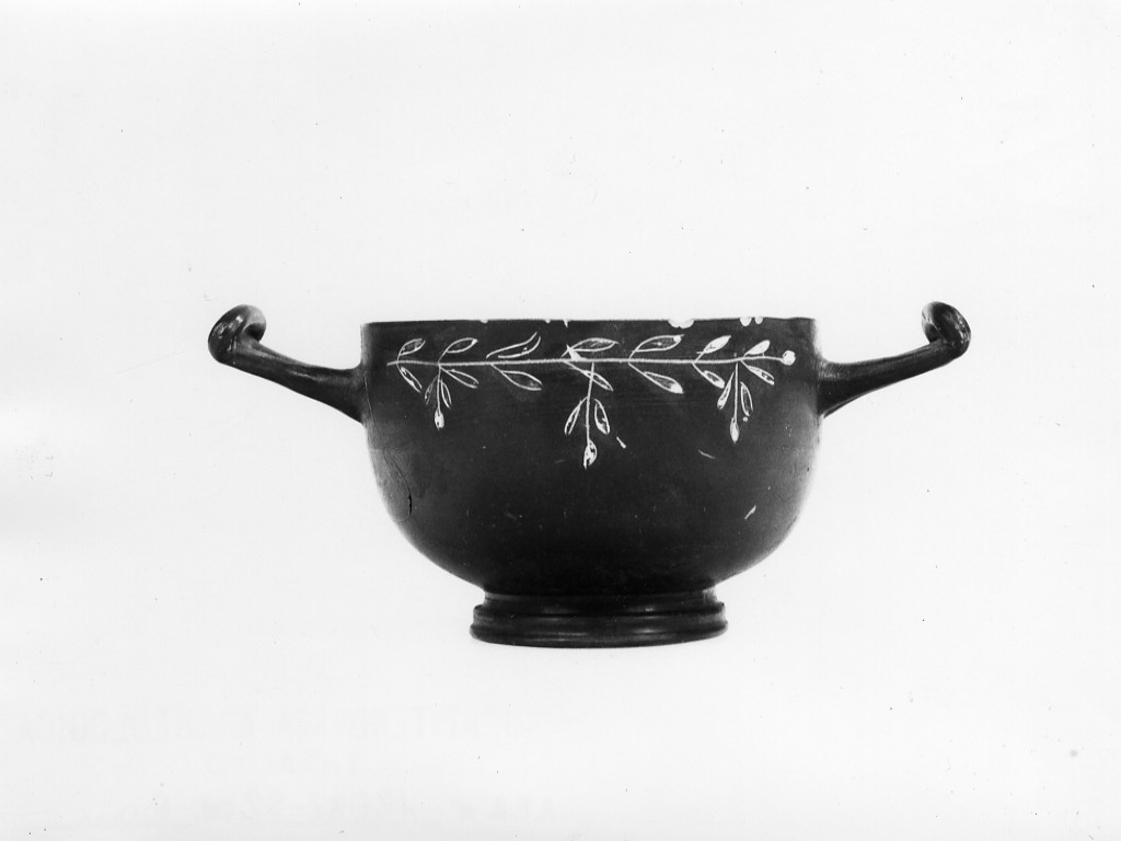 tazza - ceramica tipo Gnathia (terzo quarto sec. IV a.C)