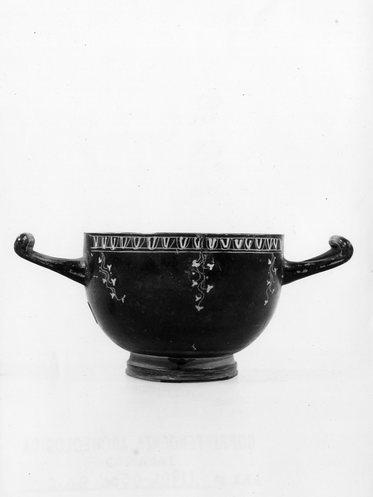tazza - ceramica tipo Gnathia (metà sec. IV a.C)