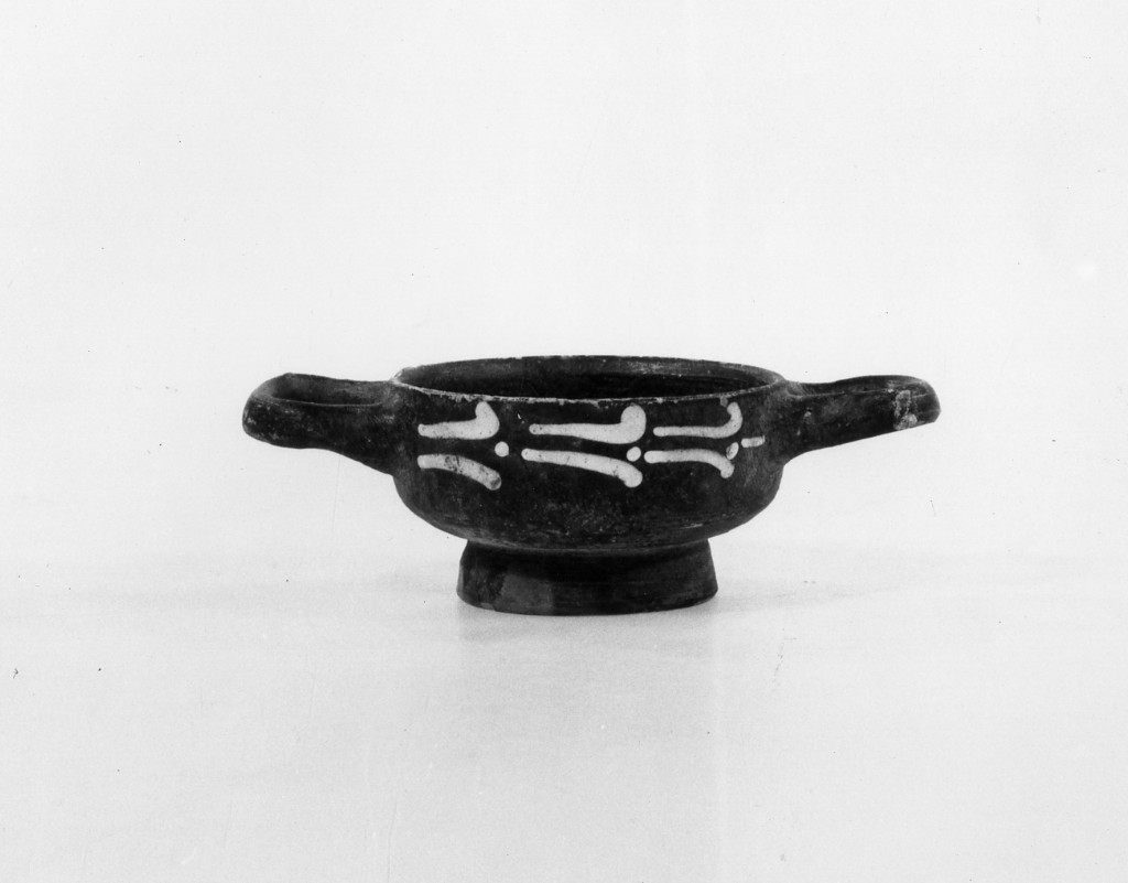 coppetta - ceramica tipo Gnathia (metà sec. III a.C)