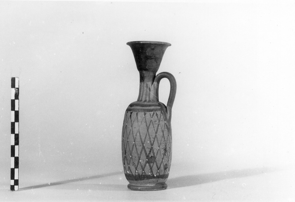 lekythos - fabbrica apula (seconda metà sec. IV a.C)