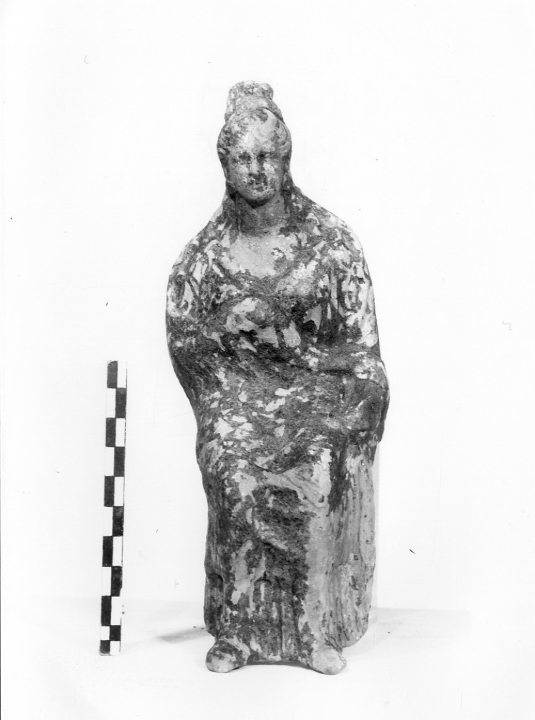 statuetta femminile - fabbrica locale (terzo quarto sec. IV a.C)