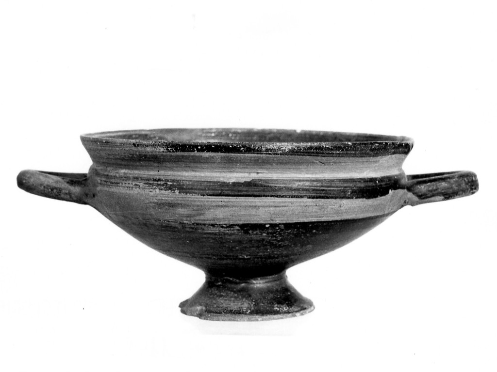 kylix - produzione locale (?) (sec. IV a.C)