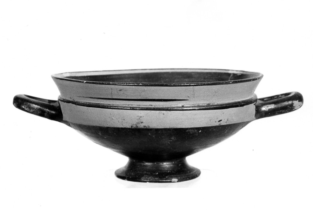 kylix - produzione locale (?) (sec. IV a.C)