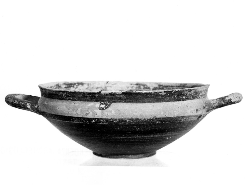 kylix - produzione locale (?) (sec. IV a.C)