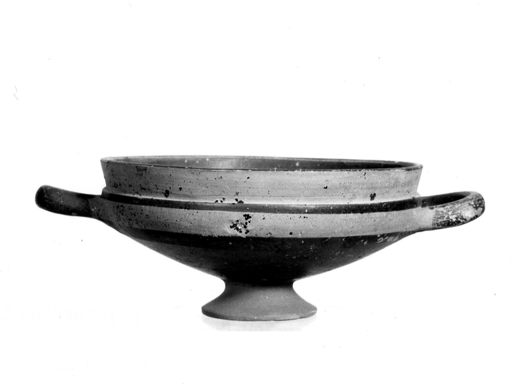 kylix - produzione locale (?) (sec. IV a.C)