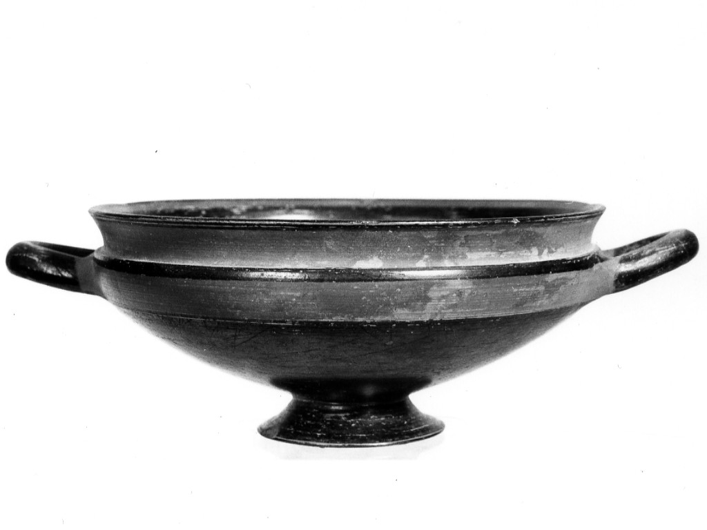 kylix - produzione locale (?) (sec. IV a.C)