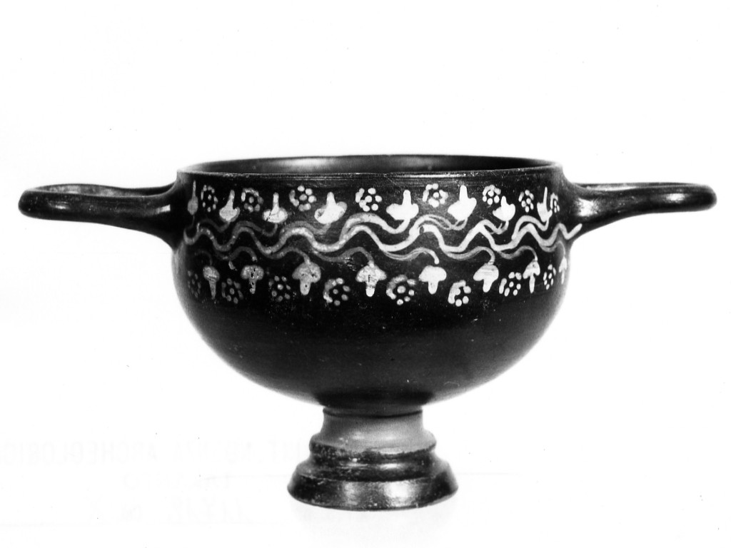 tazza - produzione locale (fine sec. IV a.C)