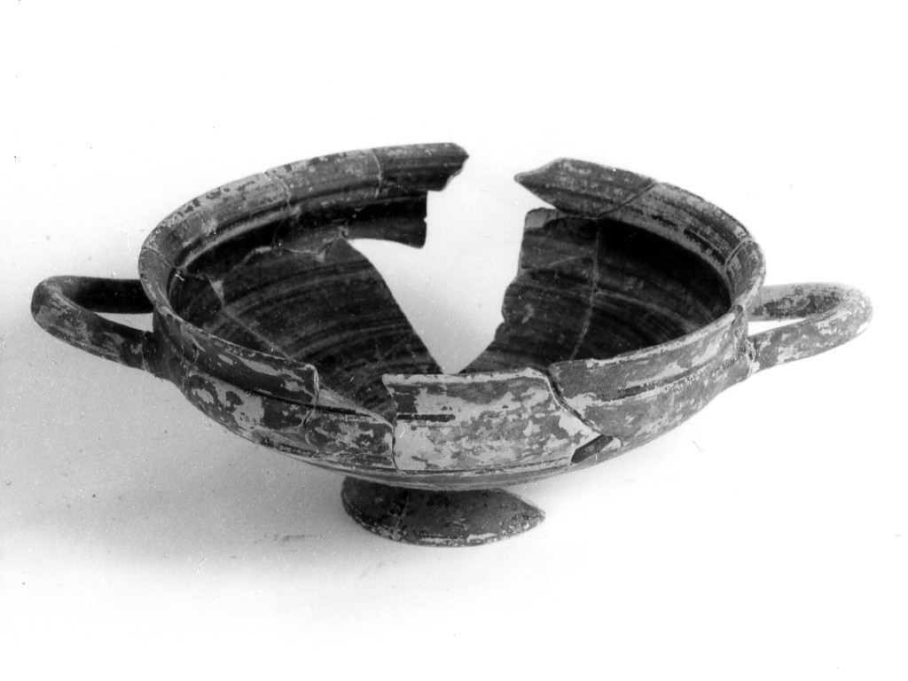 kylix, tipo ionico B2 - fabbrica indigena (sec. VI a.C)