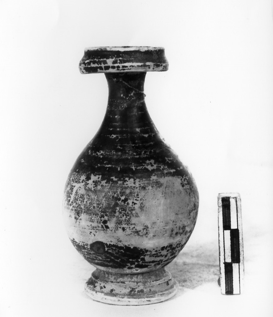 lekythos - fabbrioca apula (terzo quarto sec. IV a.C)