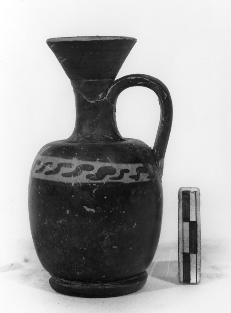 lekythos - fabbrica apula (seconda metà sec. IV a.C)