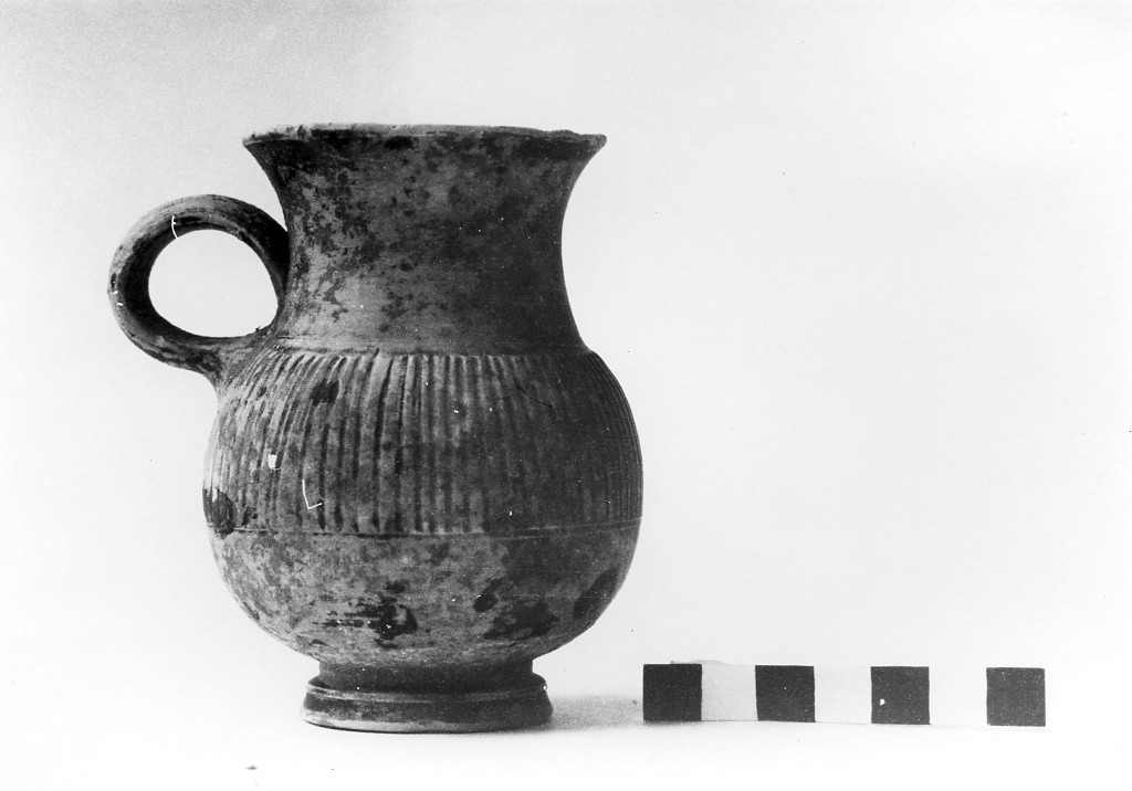 oinochoe - fabbrica locale (sec. IV a.C)