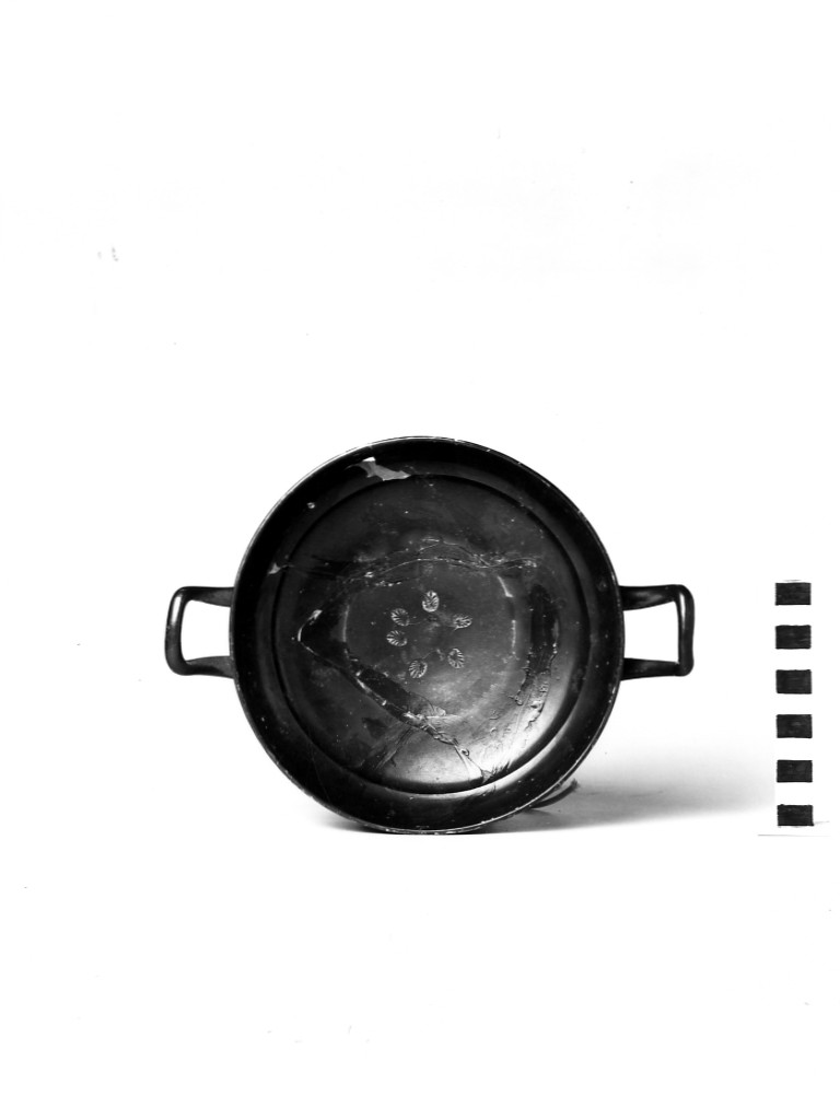 kylix - fabbrica apula (sec. IV a.C)