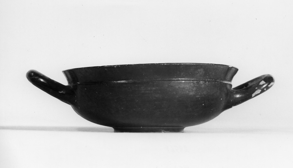 kylix - produzione italiota (?) (secc. V/ IV a.C)