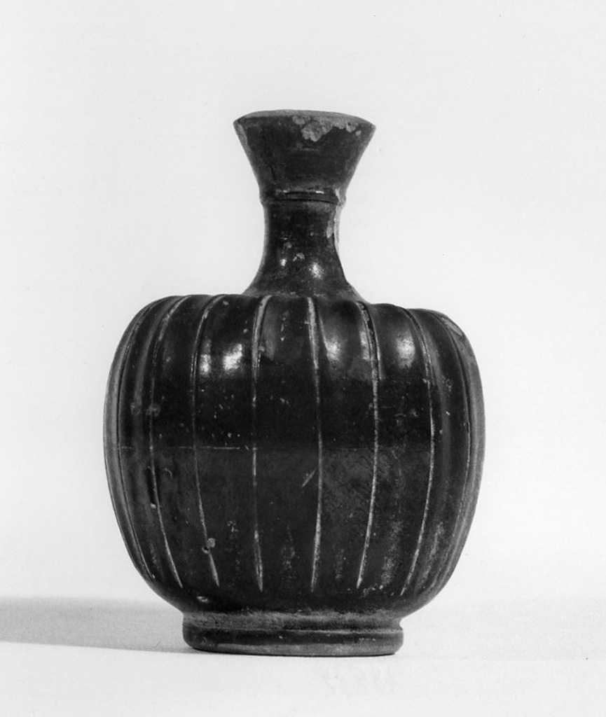 lekythos - produzione italiota (seconda metà sec. IV a.C)