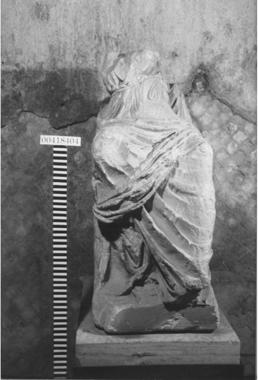 Figura femminile seduta (Musa ?) (Statua) (I a.C)