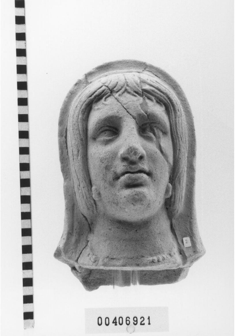 Figura femminile (Statua/ frammento) (III a.C, II a.C)