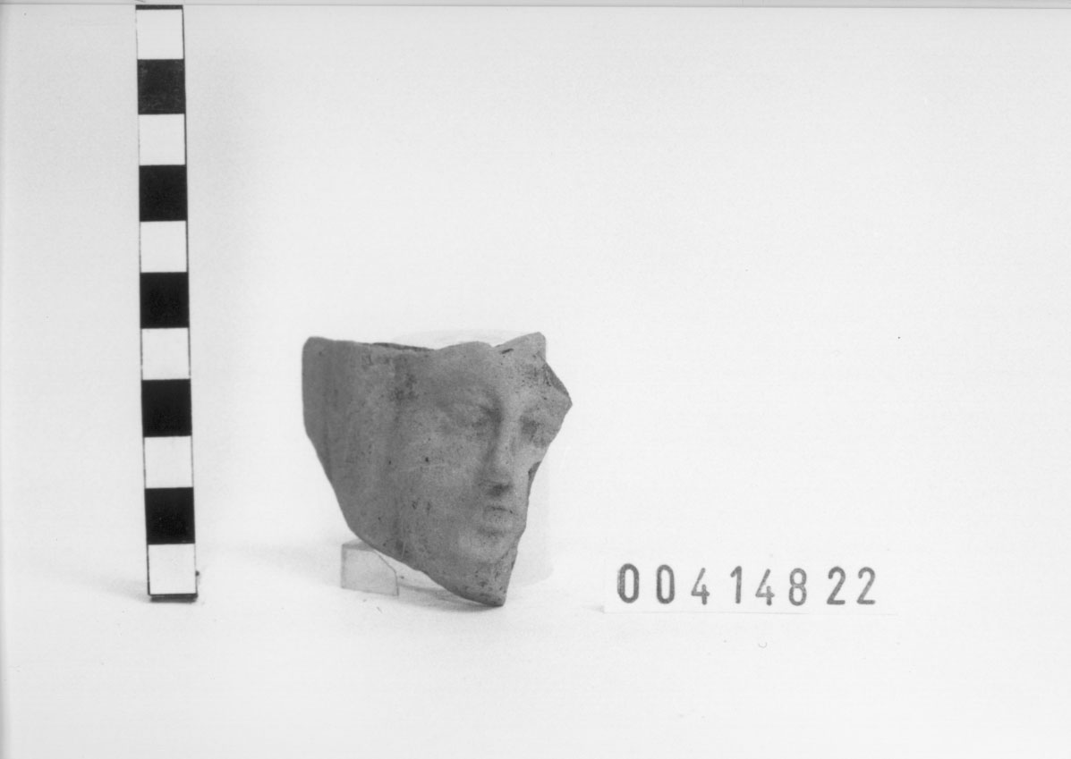 Figura femminile (?) velata (testa votiva) (III a.C, II a.C)