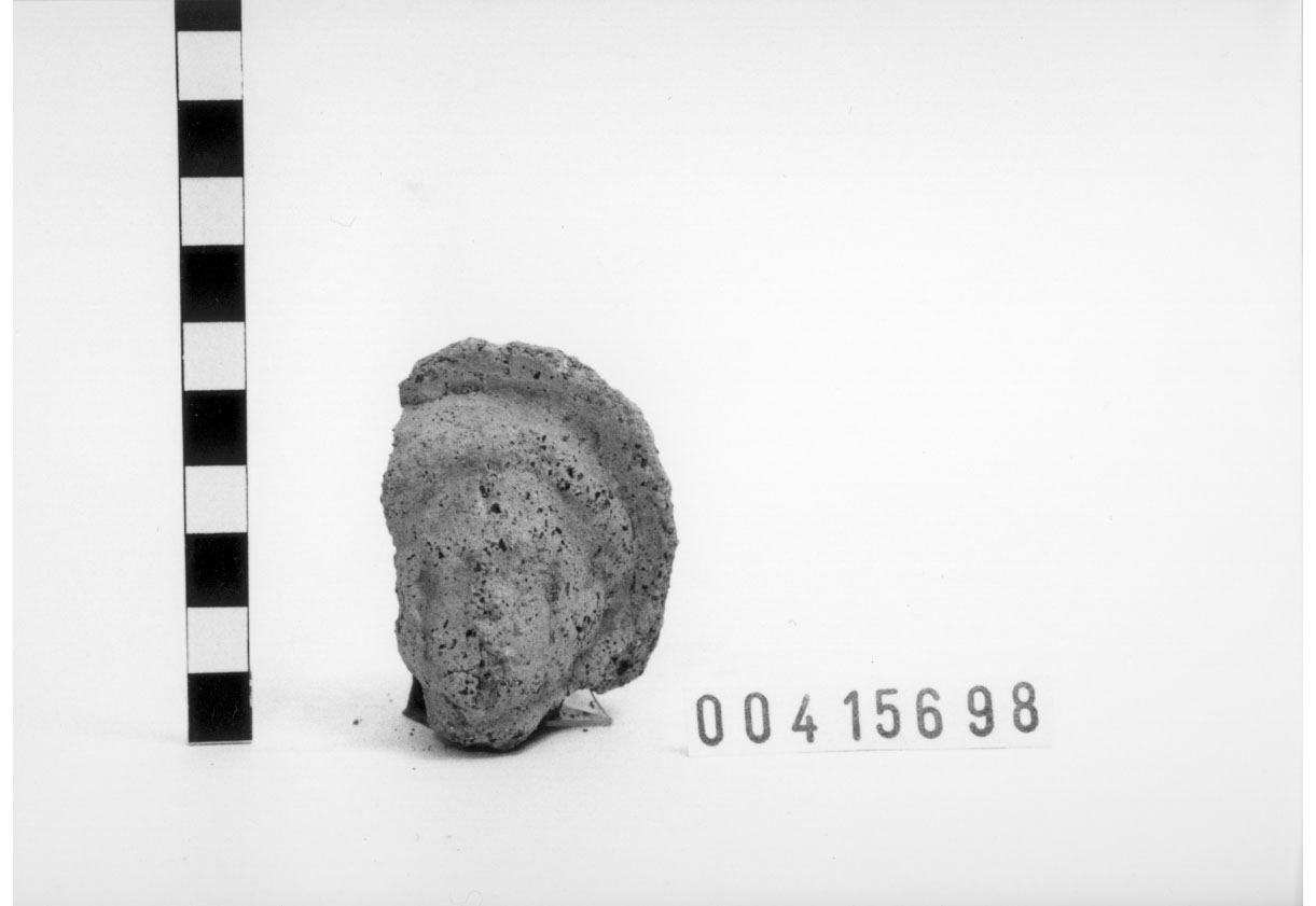 Figura femminile velata (Mezza testa votiva/ frammento) (III a.C)