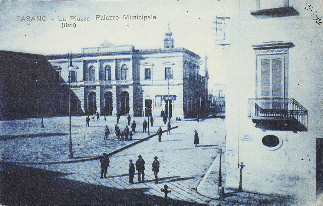 Fasano. PIazza Ciaia e Palazzo del Municipio (positivo) di Anonimo (XIX)