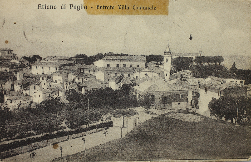 Ariano di Puglia. Veduta della villa comunale (positivo) di Anonimo (XX)