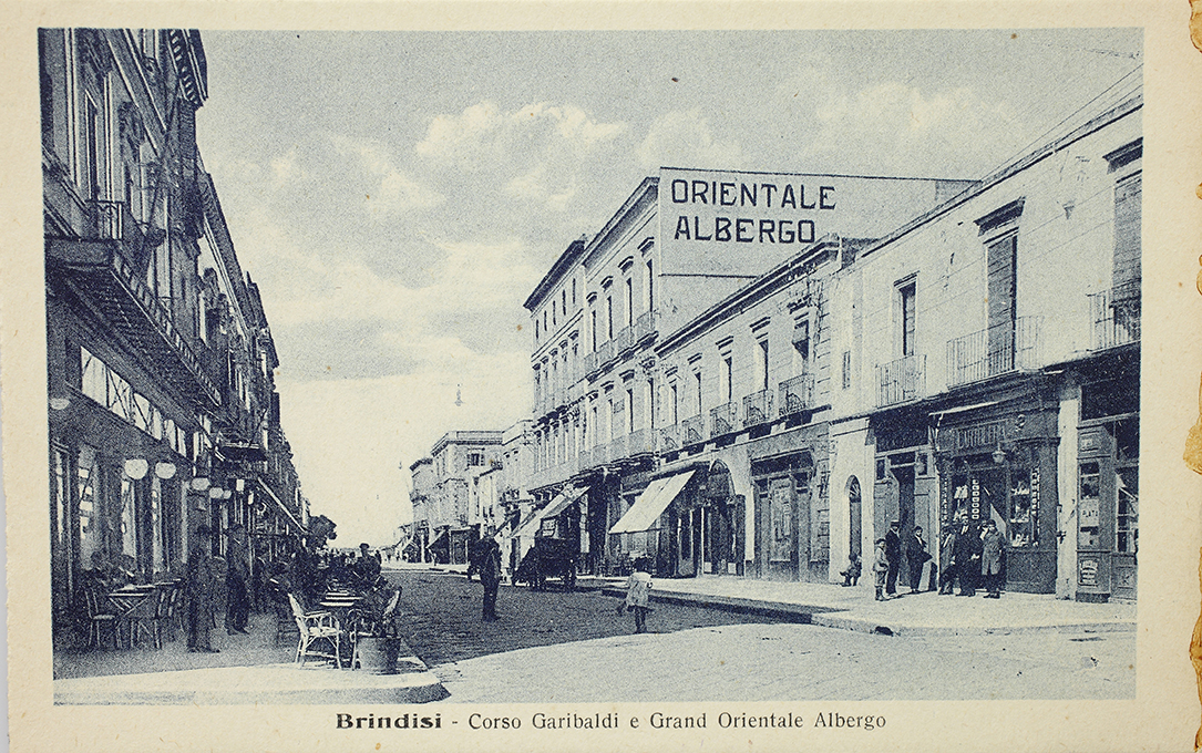 Brindisi. Veduta di Corso Garibaldi e Grand Orientale Albergo (positivo) di Anonimo (XX)