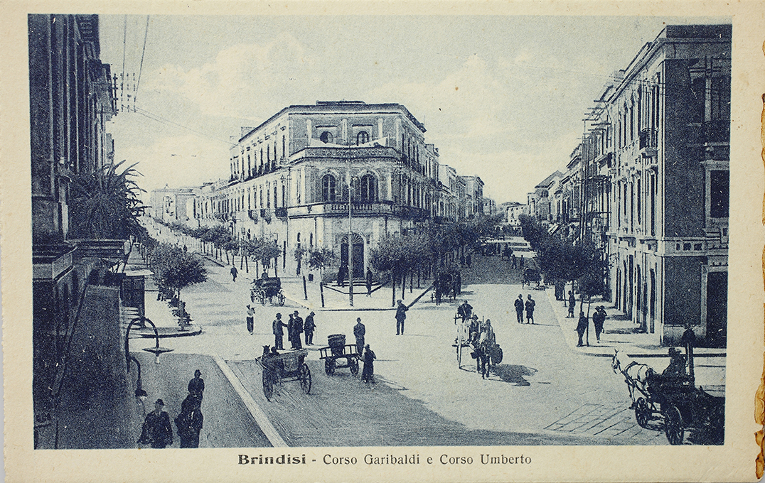 Brindisi. Veduta di Corso Garibaldi e Corso Umberto (positivo) di Anonimo (XX)