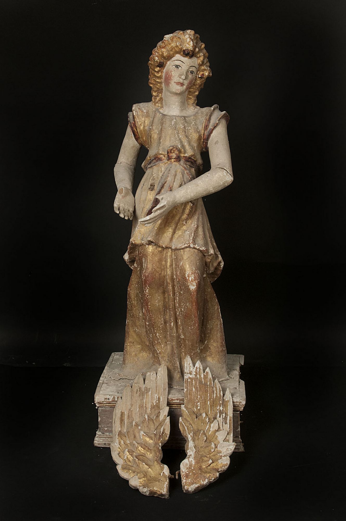 Angelo reggicandelabro (scultura - scultura lignea policroma, serie) - bottega Italia centrale (prima metà XVII)